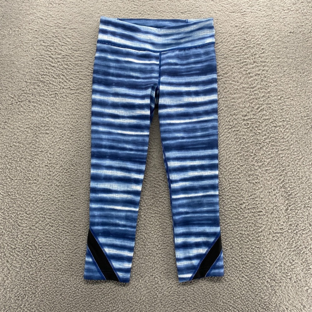 Under Armour Leggings Womens XS Capri Take A Chance Watercolor Low Rise Blue